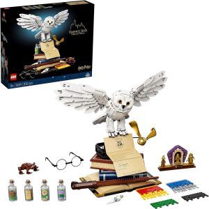 Promo Lego : LEGO 76391 -  Icônes de Poudlard - edition Collector Harry Potter pour 305.94 € seulement